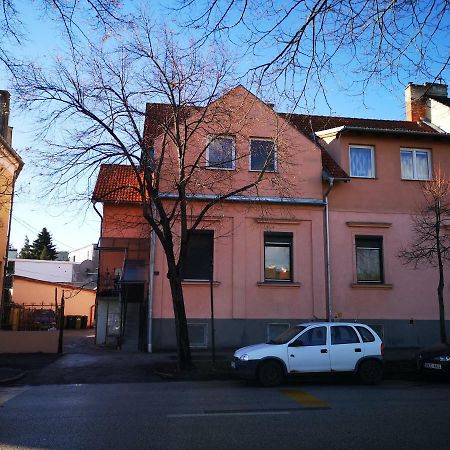 Hoke Lakas Apartment Sopron Bagian luar foto