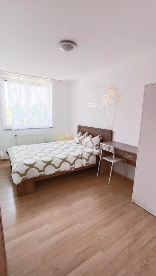 Hoke Lakas Apartment Sopron Bagian luar foto